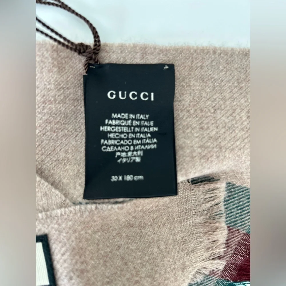 New With Tags Gucci 100% Wool Green Red Brown 387574 Shawl Stall Striped Scarf
